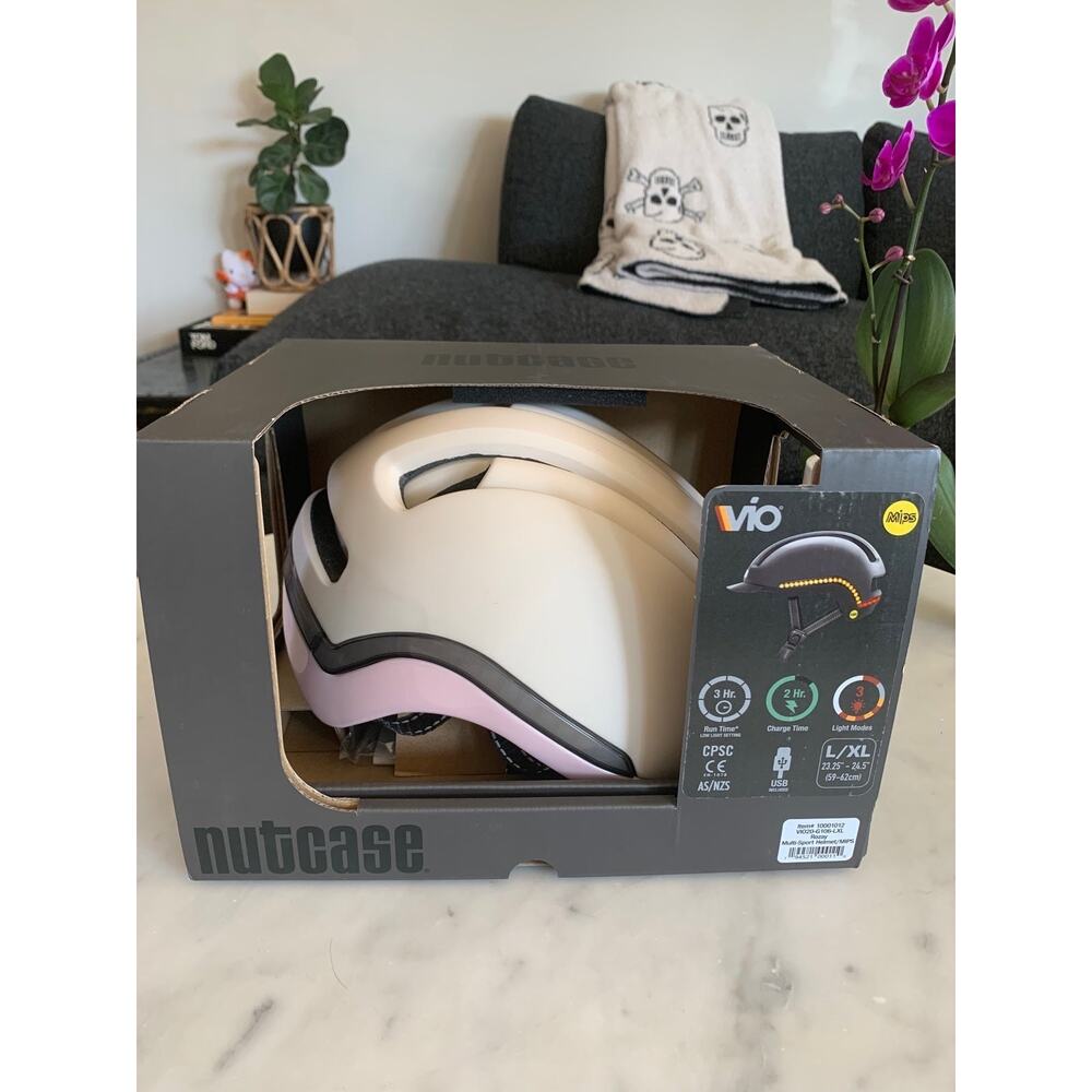 NIB Vio Nutcase LED Light-up Rozay Helmet SZ L/XL